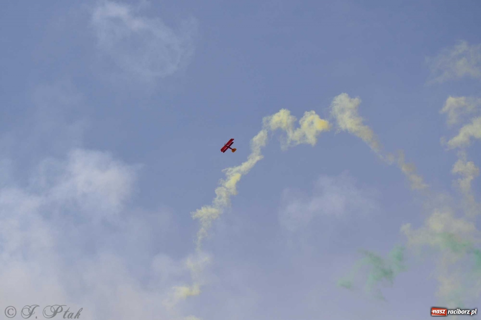 Zdjęcie w galerii na portalu naszraciborz.pl: Raciborskie air show przyciągnęło tłumy  wiadomości z regionu