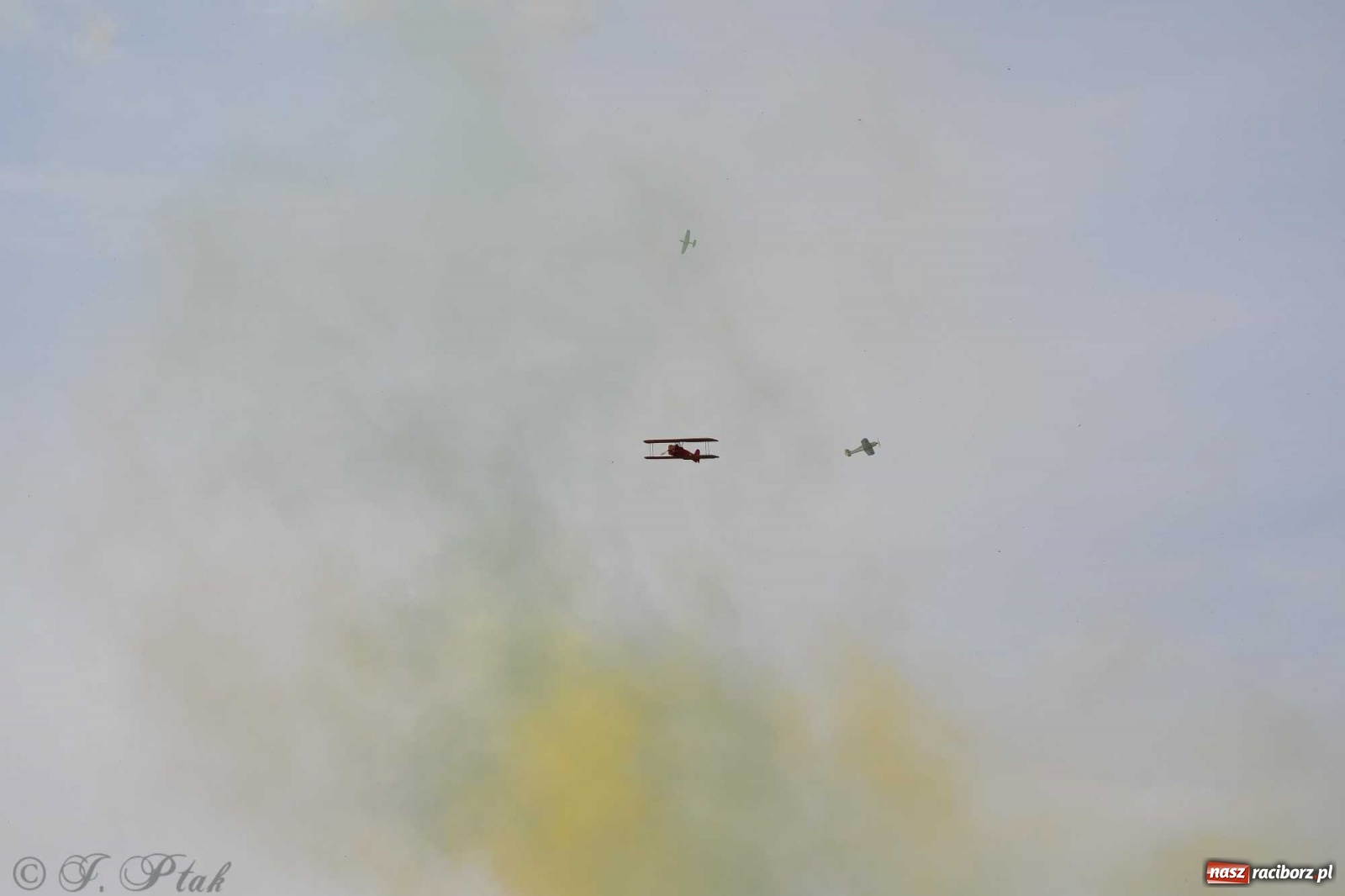 Zdjęcie w galerii na portalu naszraciborz.pl: Raciborskie air show przyciągnęło tłumy  wiadomości z regionu