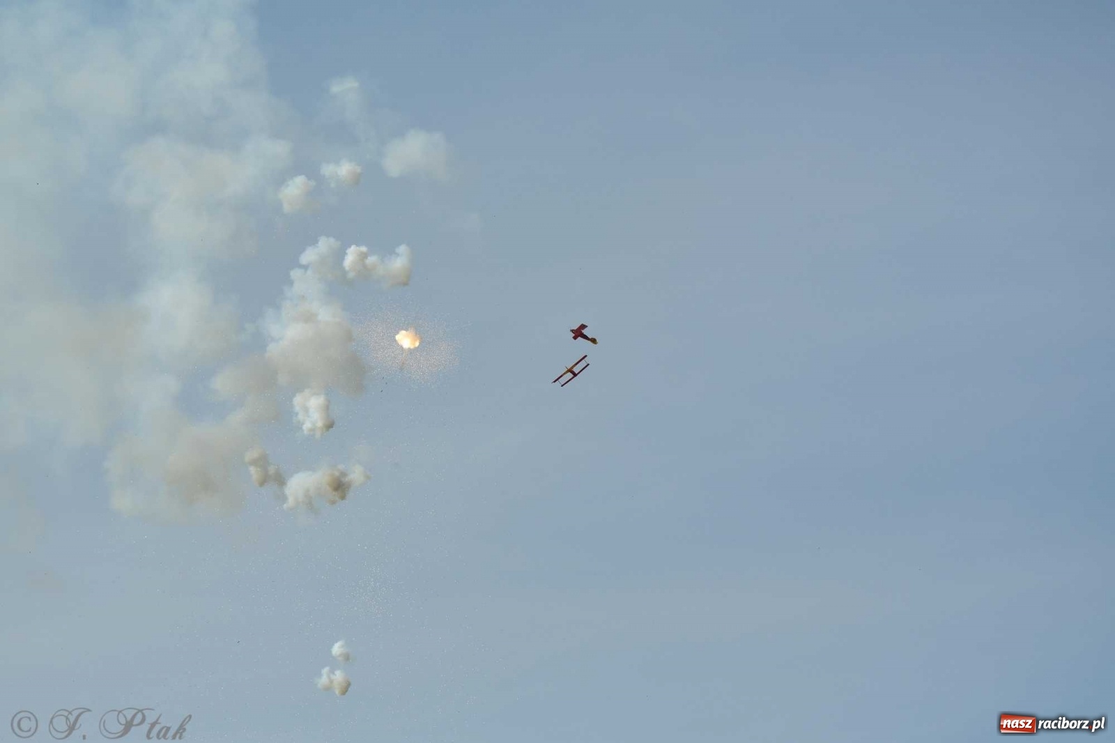 Zdjęcie w galerii na portalu naszraciborz.pl: Raciborskie air show przyciągnęło tłumy  wiadomości z regionu