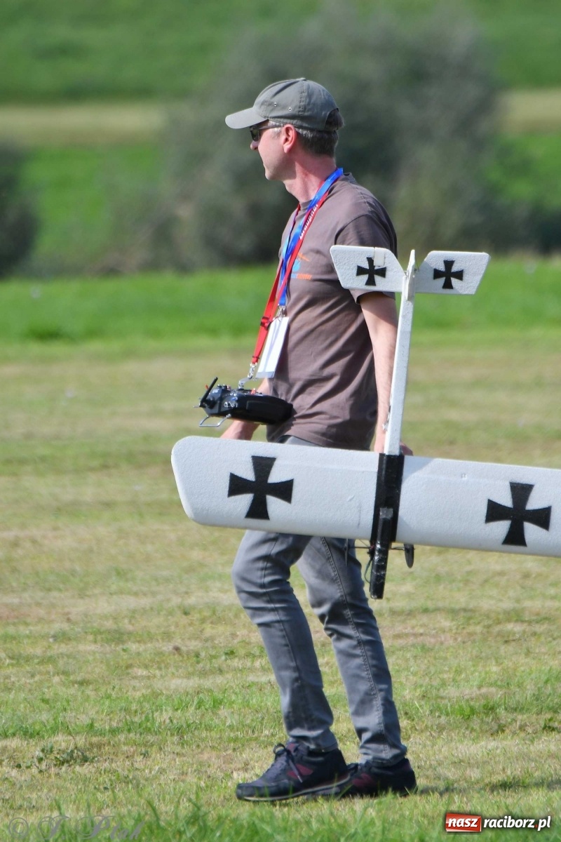 Zdjęcie w galerii na portalu naszraciborz.pl: Raciborskie air show przyciągnęło tłumy  wiadomości z regionu