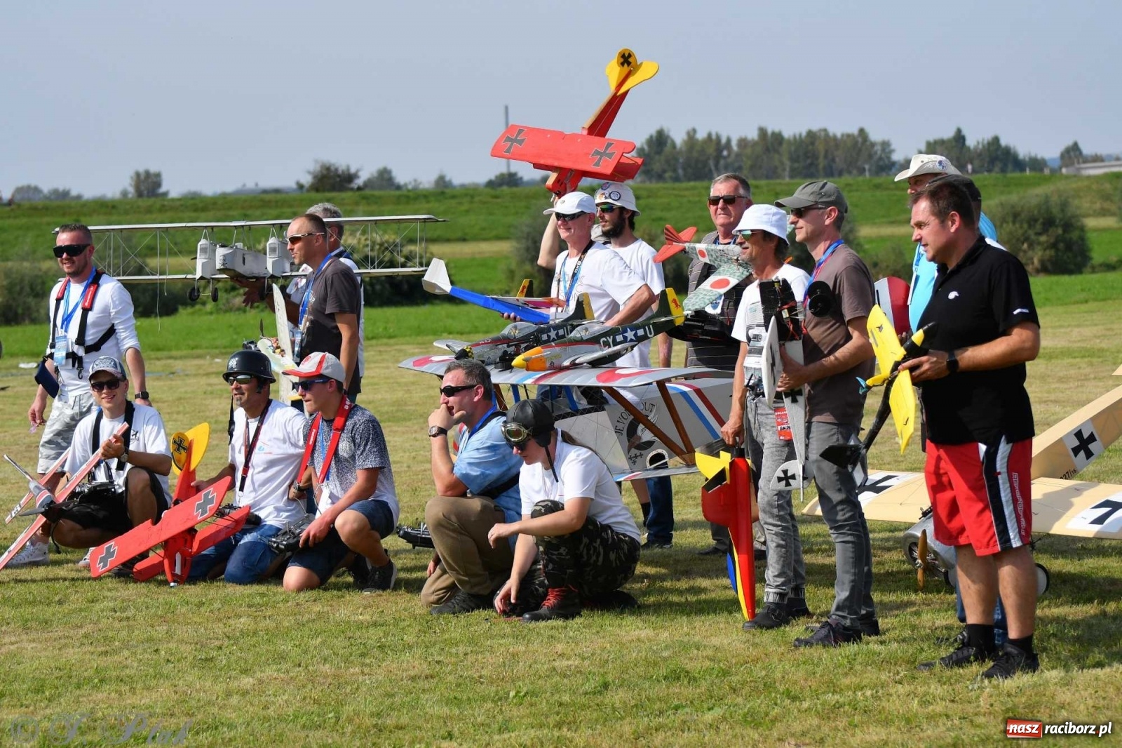 Zdjęcie w galerii na portalu naszraciborz.pl: Raciborskie air show przyciągnęło tłumy  wiadomości z regionu