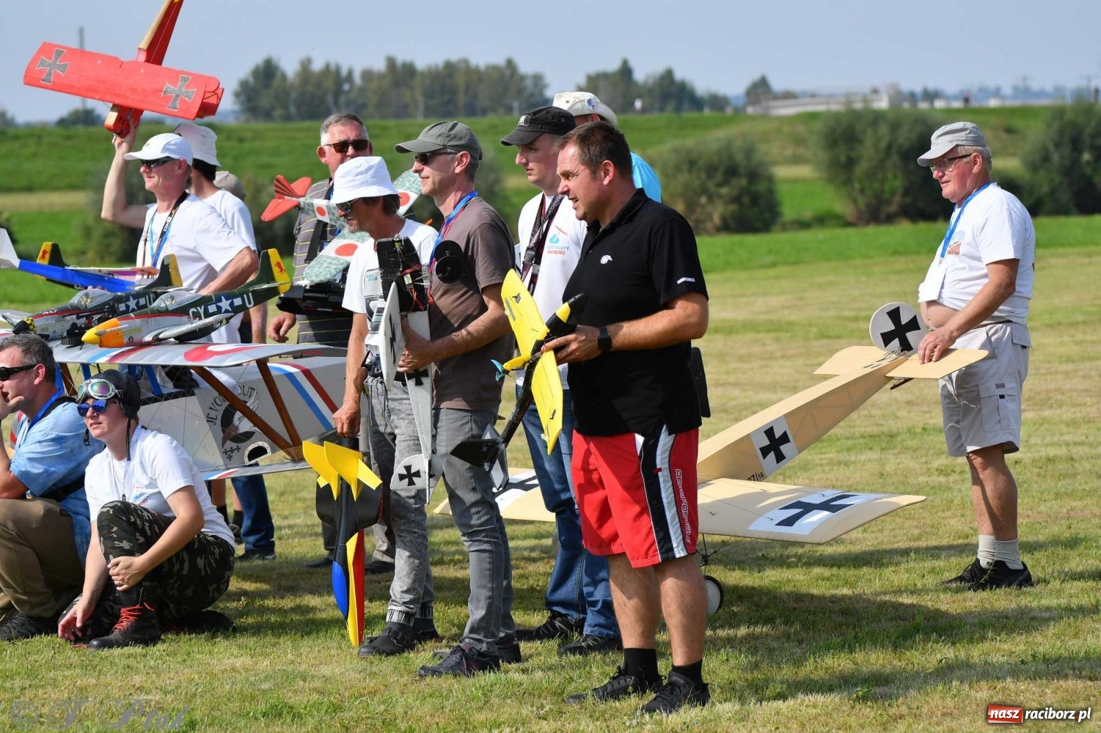 Zdjęcie w galerii na portalu naszraciborz.pl: Raciborskie air show przyciągnęło tłumy  wiadomości z regionu