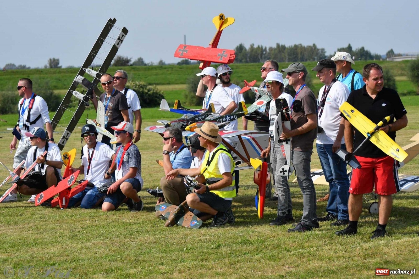 Zdjęcie w galerii na portalu naszraciborz.pl: Raciborskie air show przyciągnęło tłumy  wiadomości z regionu