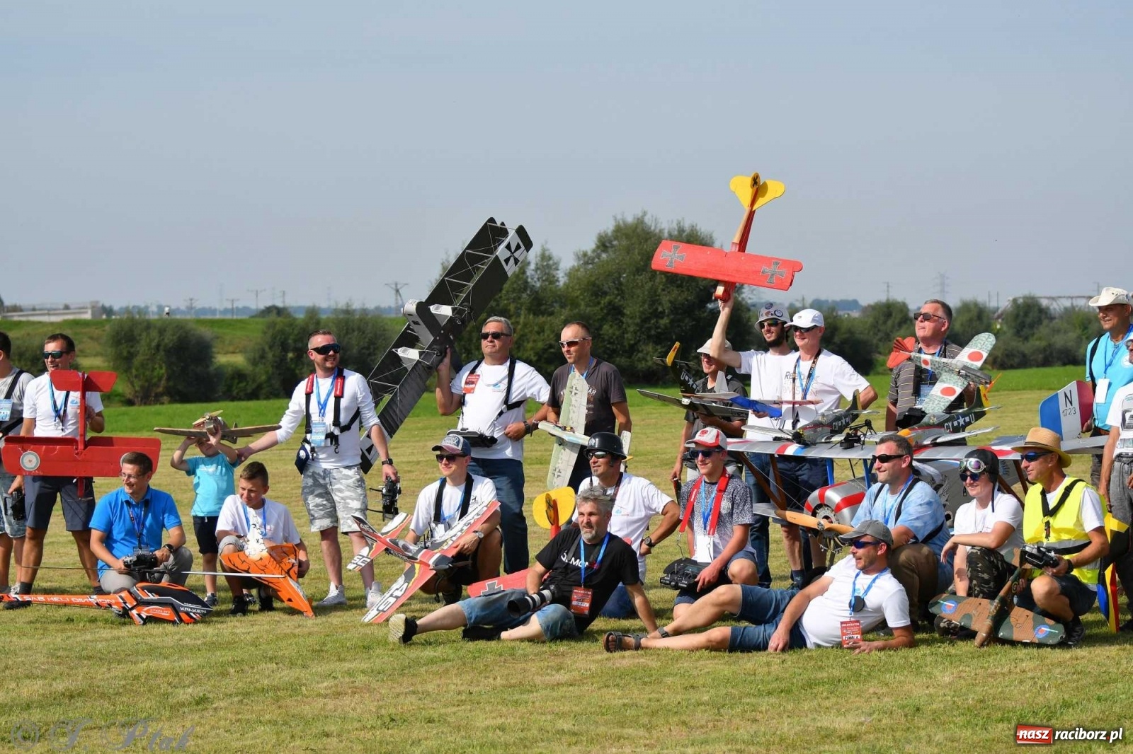 Zdjęcie w galerii na portalu naszraciborz.pl: Raciborskie air show przyciągnęło tłumy  wiadomości z regionu