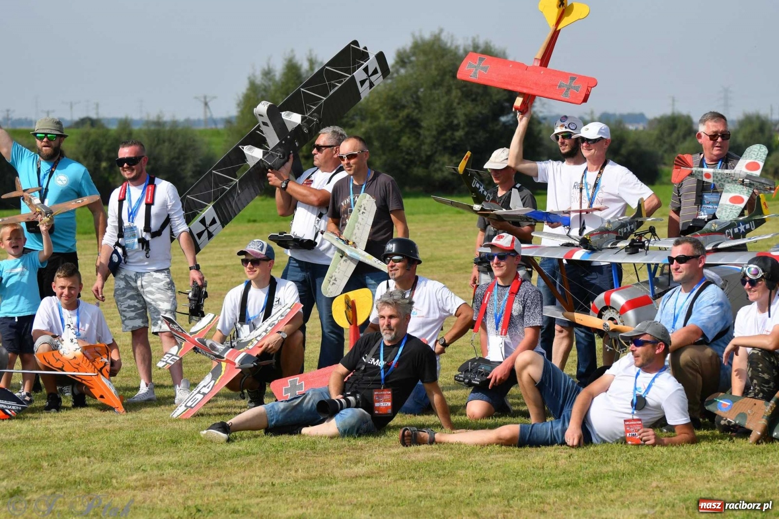 Zdjęcie w galerii na portalu naszraciborz.pl: Raciborskie air show przyciągnęło tłumy  wiadomości z regionu