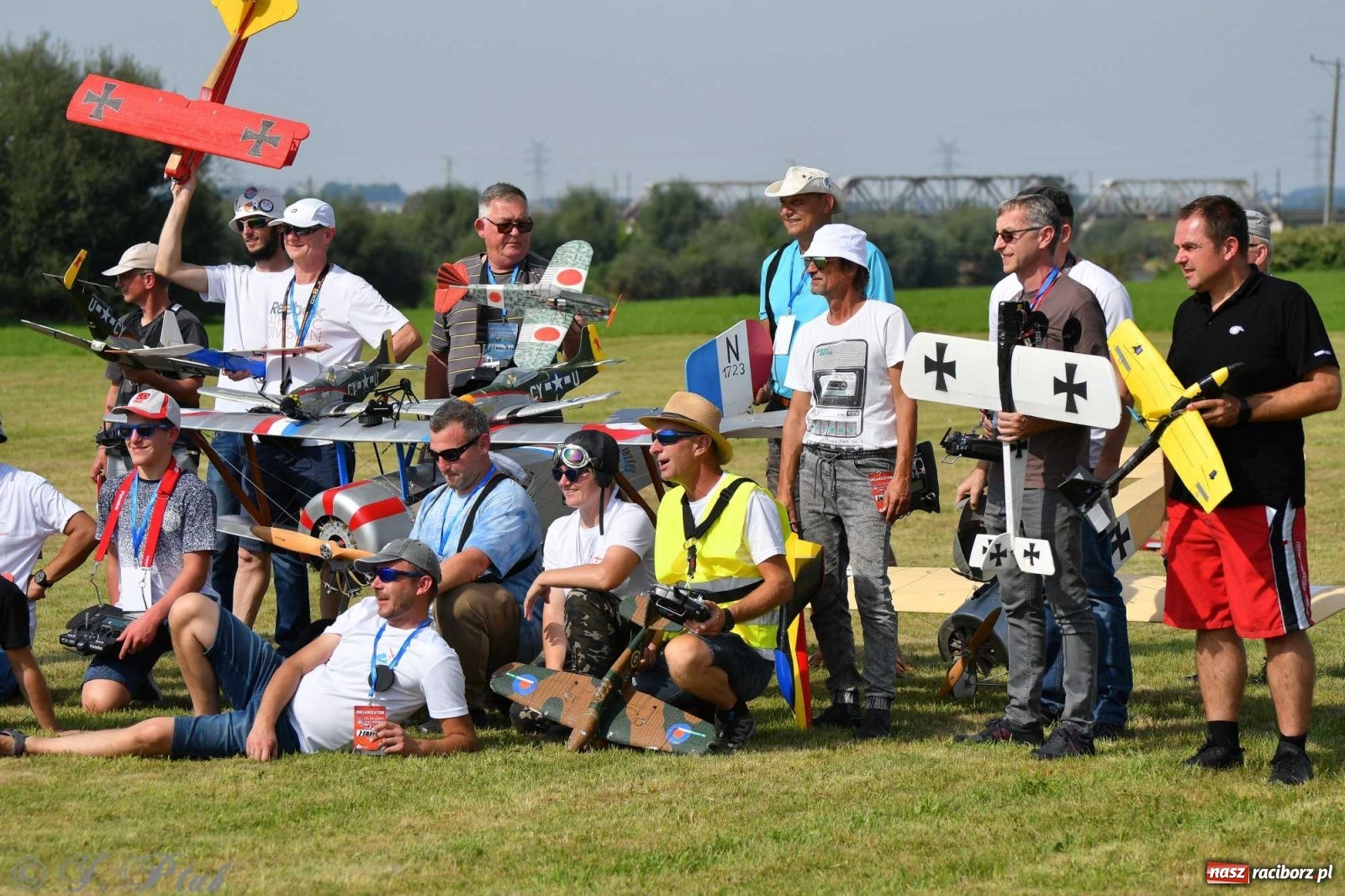 Zdjęcie w galerii na portalu naszraciborz.pl: Raciborskie air show przyciągnęło tłumy  wiadomości z regionu