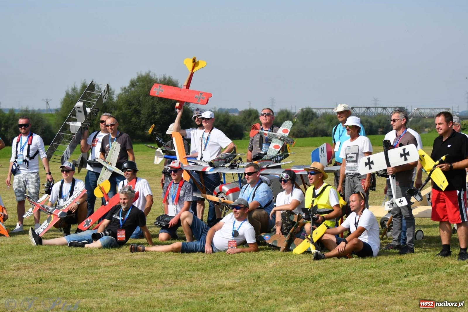 Zdjęcie w galerii na portalu naszraciborz.pl: Raciborskie air show przyciągnęło tłumy  wiadomości z regionu