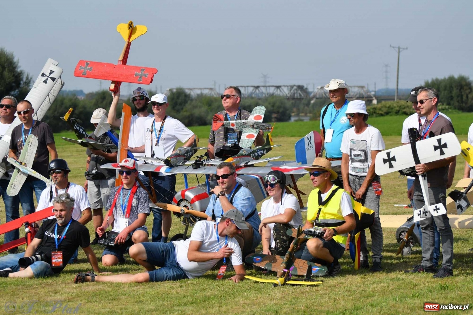 Zdjęcie w galerii na portalu naszraciborz.pl: Raciborskie air show przyciągnęło tłumy  wiadomości z regionu