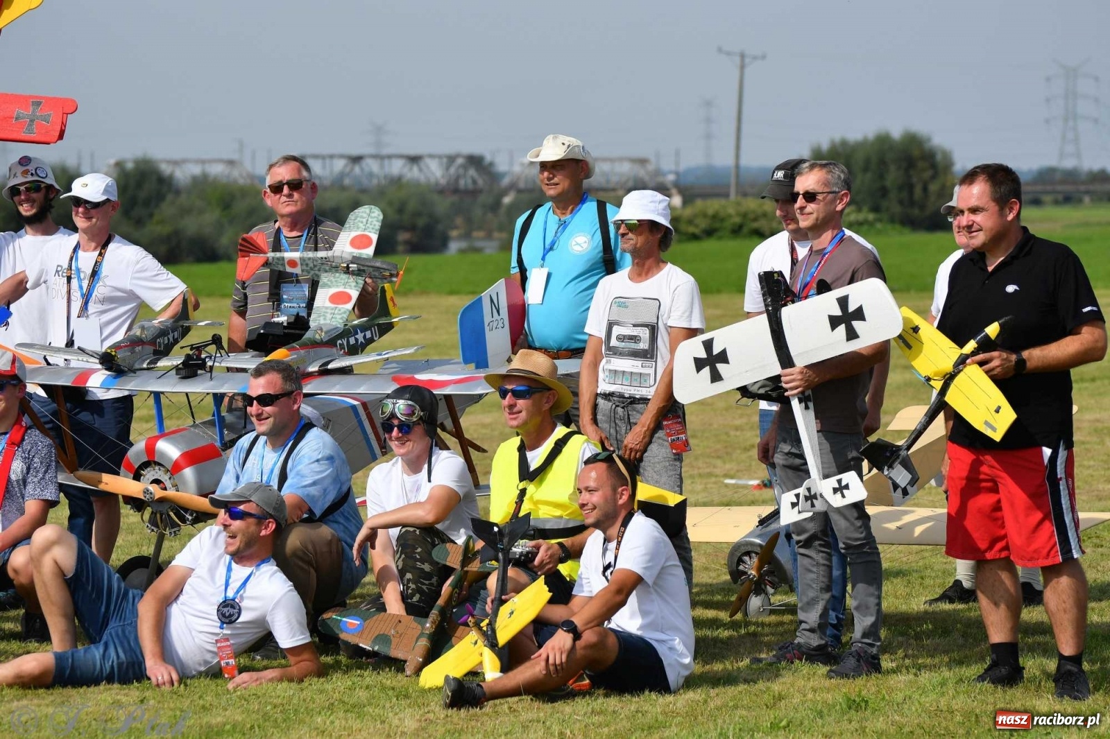 Zdjęcie w galerii na portalu naszraciborz.pl: Raciborskie air show przyciągnęło tłumy  wiadomości z regionu