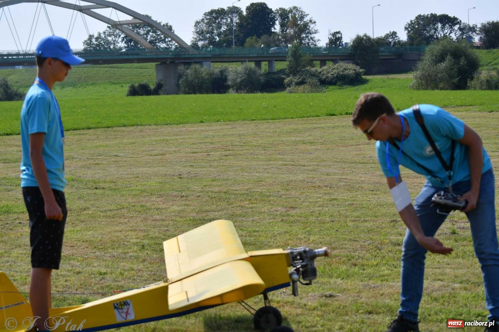 Zdjęcie w galerii na portalu naszraciborz.pl: Raciborskie air show przyciągnęło tłumy  wiadomości z regionu