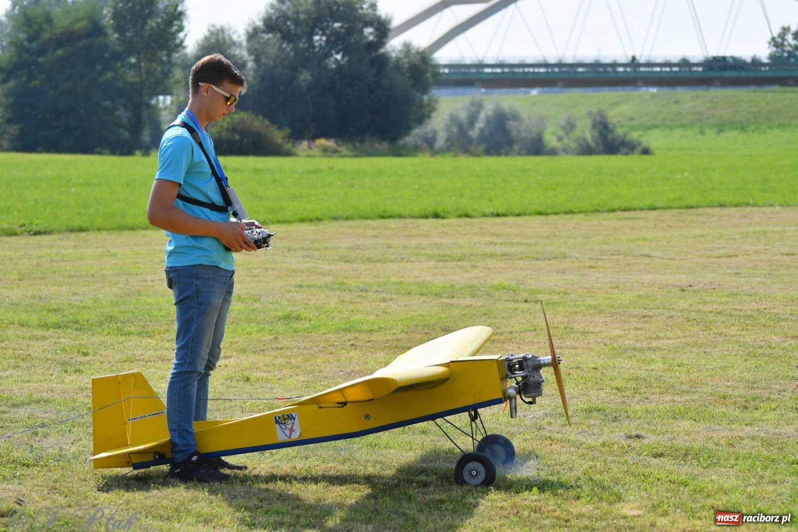 Zdjęcie w galerii na portalu naszraciborz.pl: Raciborskie air show przyciągnęło tłumy  wiadomości z regionu