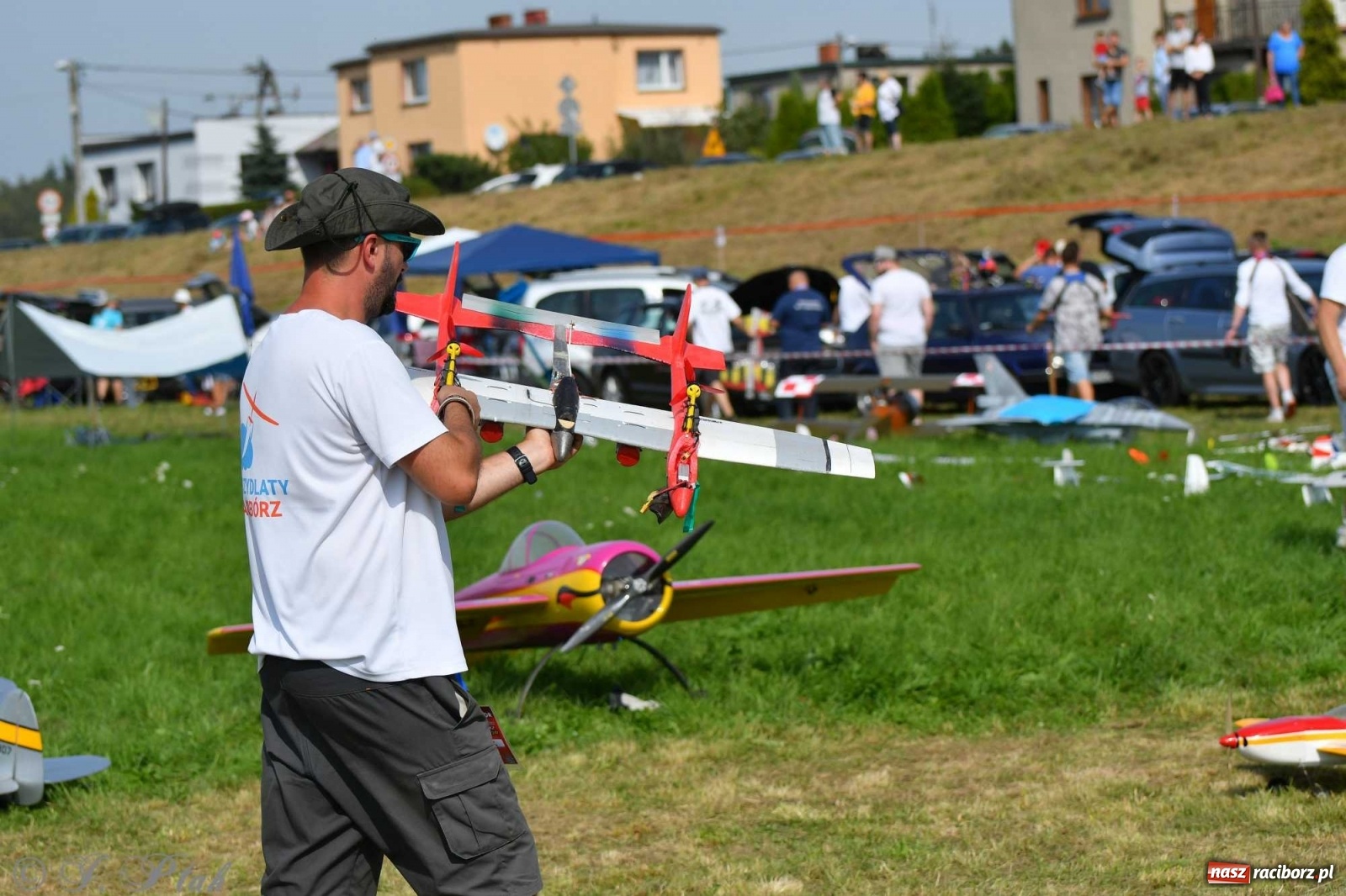 Zdjęcie w galerii na portalu naszraciborz.pl: Raciborskie air show przyciągnęło tłumy  wiadomości z regionu