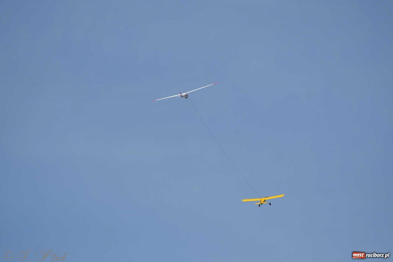 Zdjęcie w galerii na portalu naszraciborz.pl: Raciborskie air show przyciągnęło tłumy  wiadomości z regionu