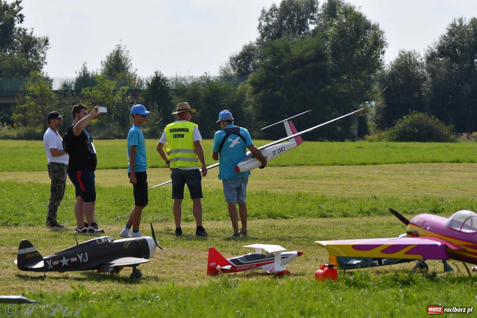 Zdjęcie w galerii na portalu naszraciborz.pl: Raciborskie air show przyciągnęło tłumy  wiadomości z regionu