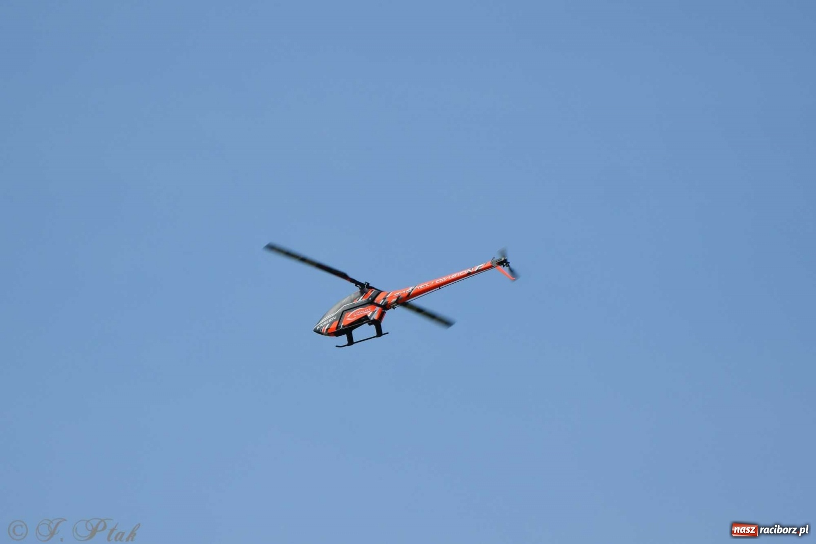 Zdjęcie w galerii na portalu naszraciborz.pl: Raciborskie air show przyciągnęło tłumy  wiadomości z regionu