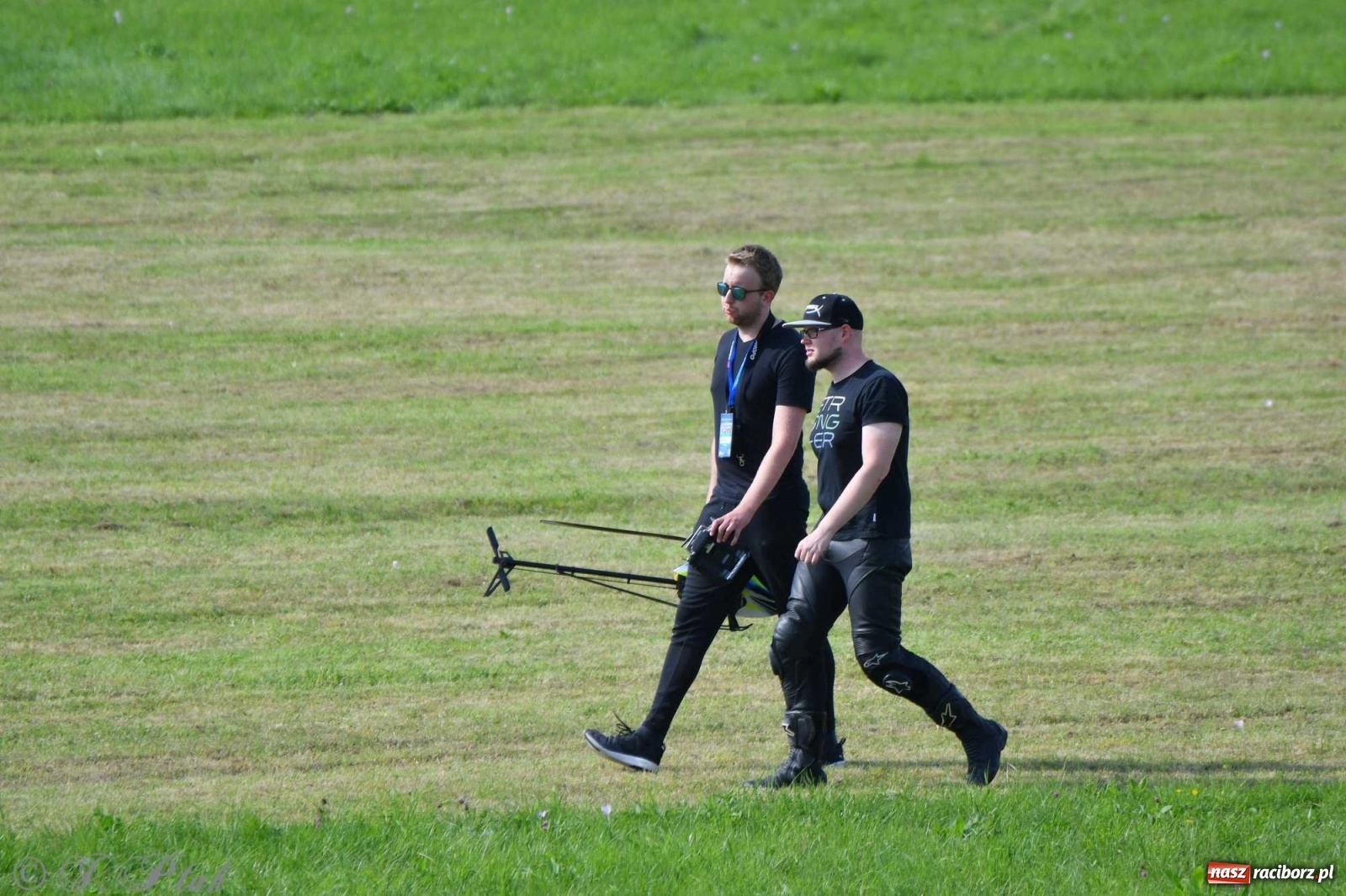 Zdjęcie w galerii na portalu naszraciborz.pl: Raciborskie air show przyciągnęło tłumy  wiadomości z regionu