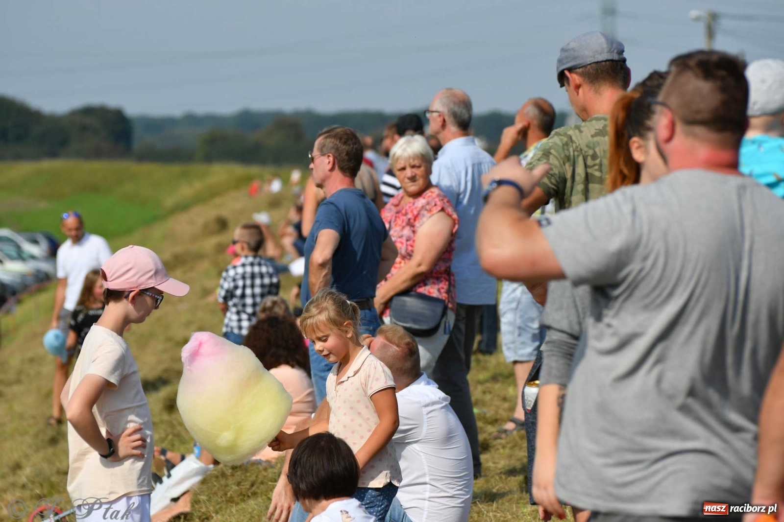 Zdjęcie w galerii na portalu naszraciborz.pl: Raciborskie air show przyciągnęło tłumy  wiadomości z regionu