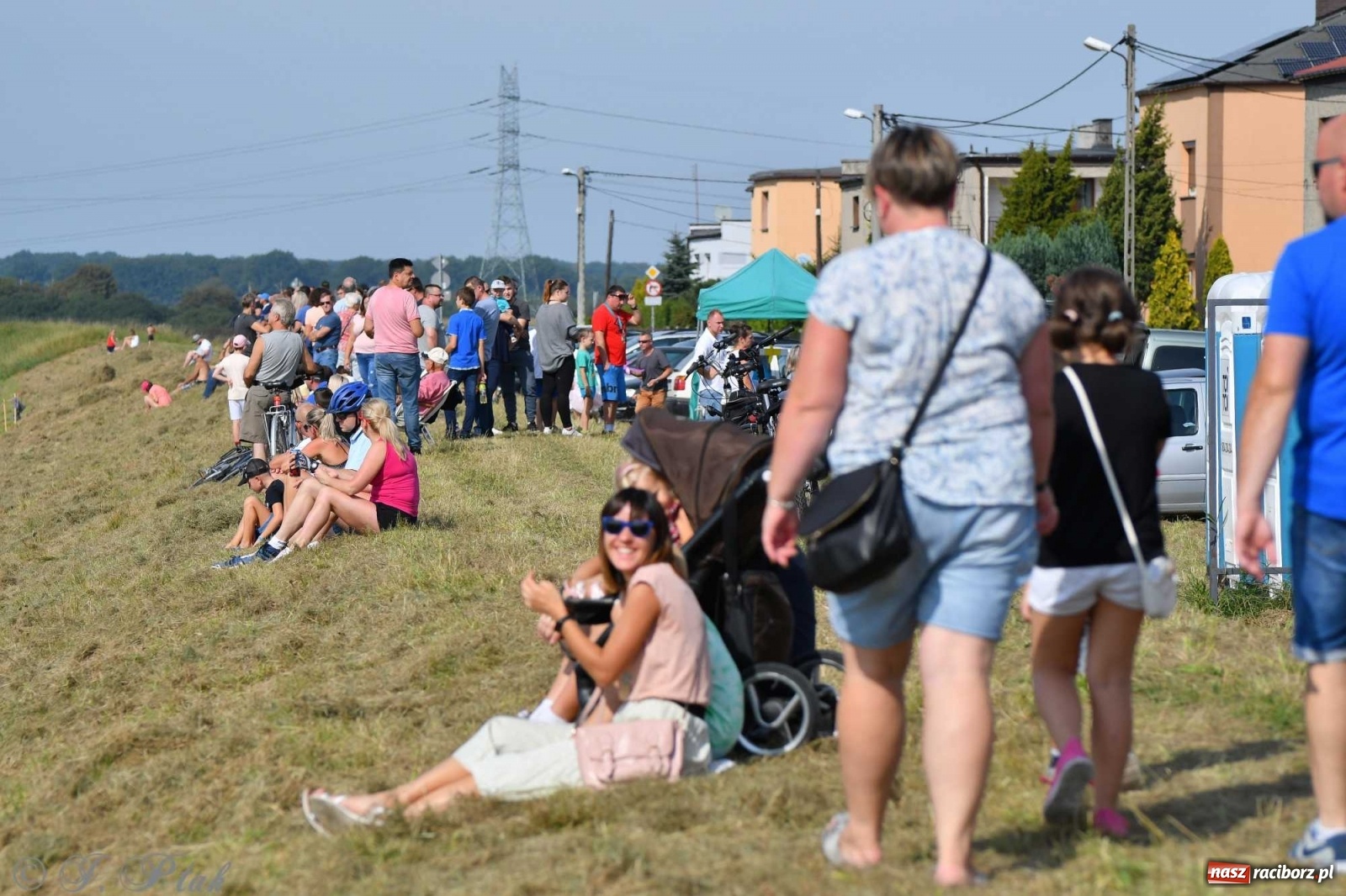 Zdjęcie w galerii na portalu naszraciborz.pl: Raciborskie air show przyciągnęło tłumy  wiadomości z regionu