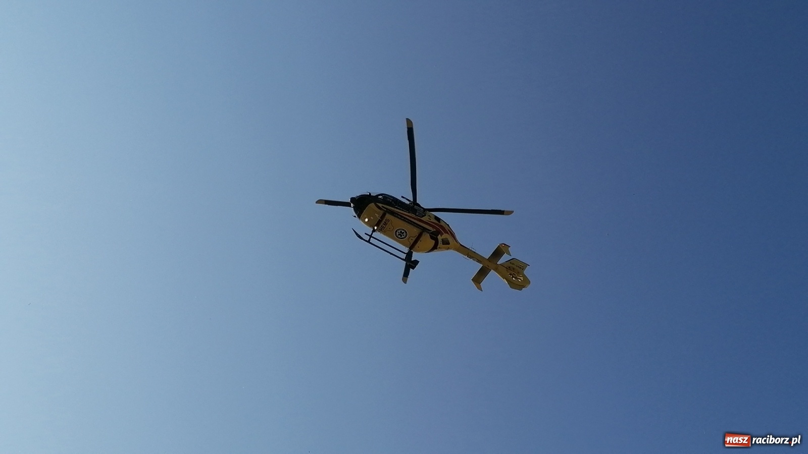 Zdjęcie w galerii na portalu naszraciborz.pl: Strażacka akcja w Kauflandzie. Wezwano Lotnicze Pogotowie Ratunkowe [FOTO i WIDEO] wiadomości z regionu