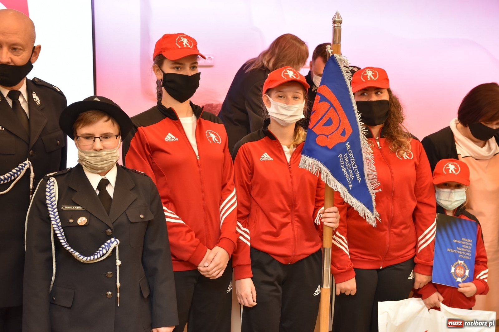 Zdjęcie w galerii na portalu naszraciborz.pl: Druhowie z Samborowic odebrali tytuł wyróżnionej MDP [FOTO] wiadomości z regionu