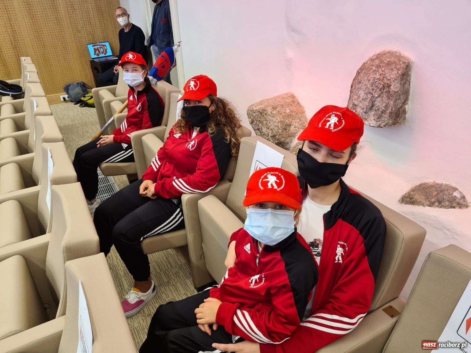 Zdjęcie w galerii na portalu naszraciborz.pl: Druhowie z Samborowic odebrali tytuł wyróżnionej MDP [FOTO] wiadomości z regionu