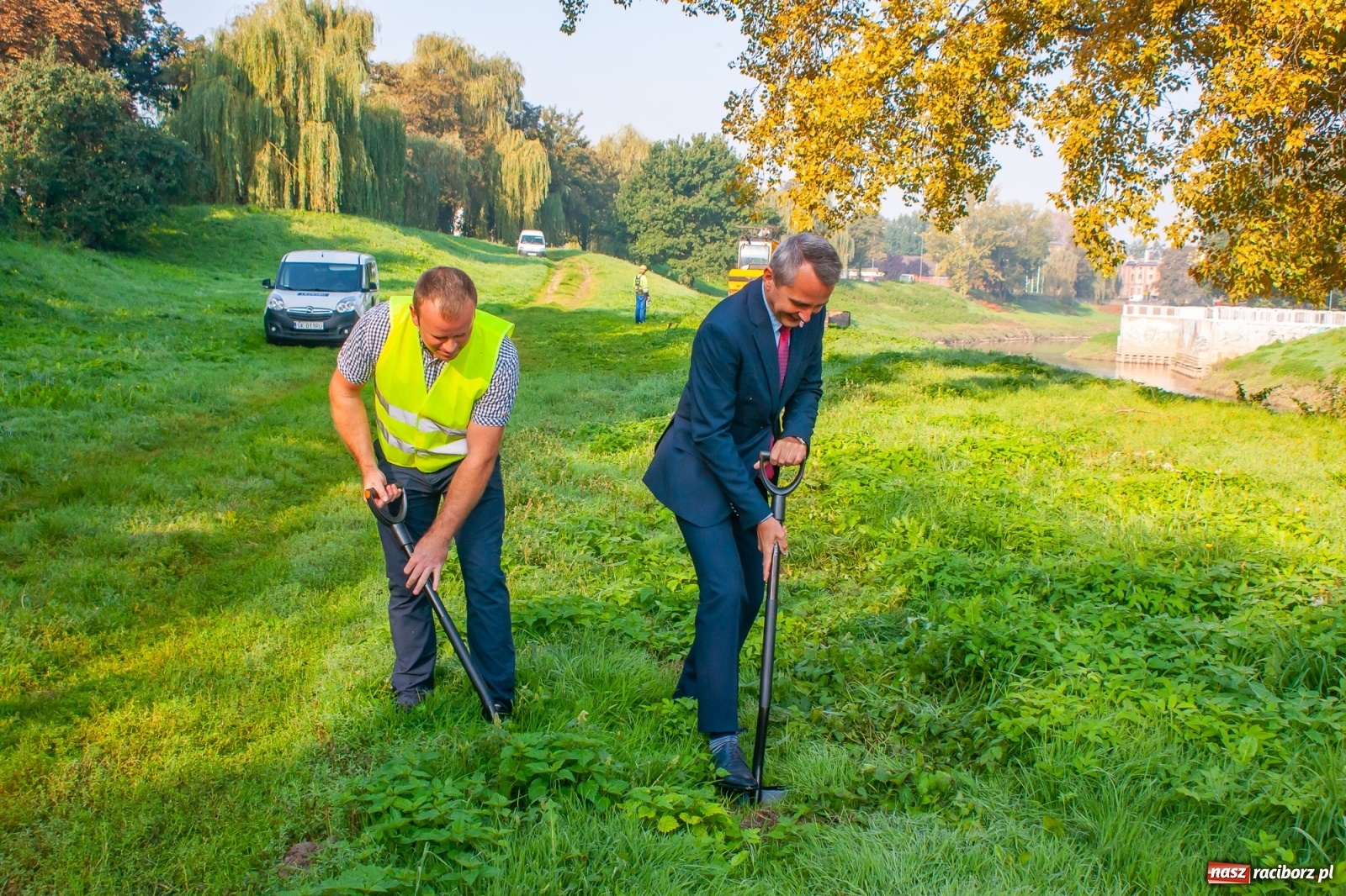 Zdjęcie w galerii na portalu naszraciborz.pl: Budowa lewobrzeżnych bulwarów symbolicznie rozpoczęta [FOTO i WIDEO] wiadomości z regionu