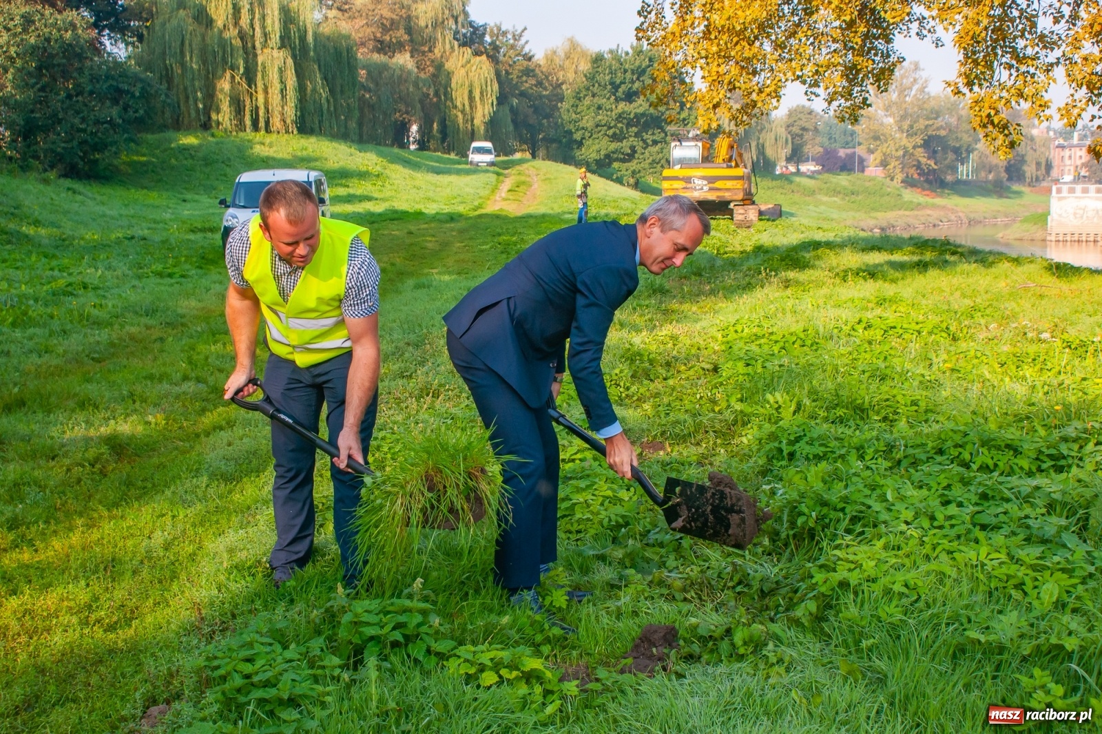 Zdjęcie w galerii na portalu naszraciborz.pl: Budowa lewobrzeżnych bulwarów symbolicznie rozpoczęta [FOTO i WIDEO] wiadomości z regionu