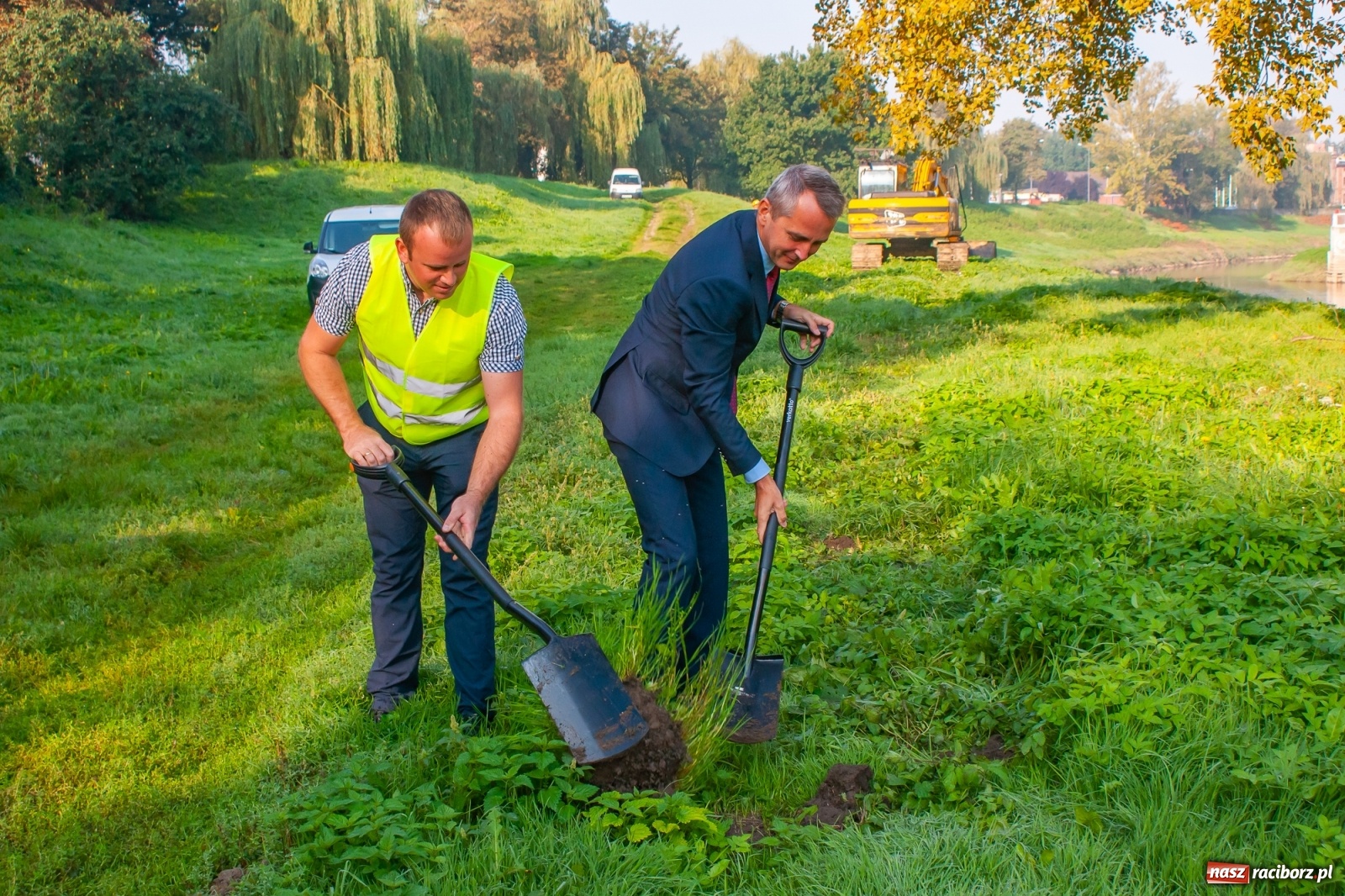 Zdjęcie w galerii na portalu naszraciborz.pl: Budowa lewobrzeżnych bulwarów symbolicznie rozpoczęta [FOTO i WIDEO] wiadomości z regionu