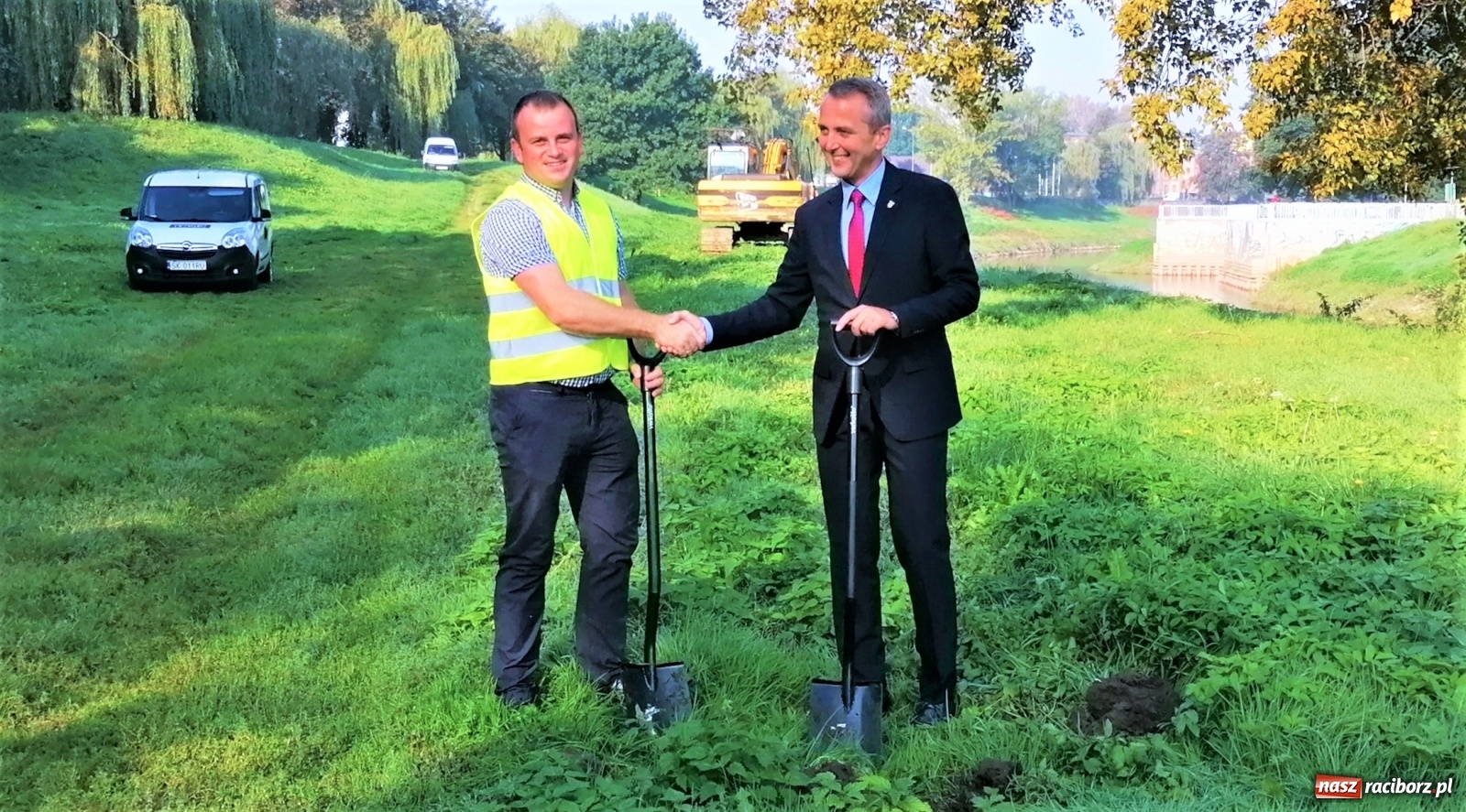 Zdjęcie w galerii na portalu naszraciborz.pl: Budowa lewobrzeżnych bulwarów symbolicznie rozpoczęta [FOTO i WIDEO] wiadomości z regionu