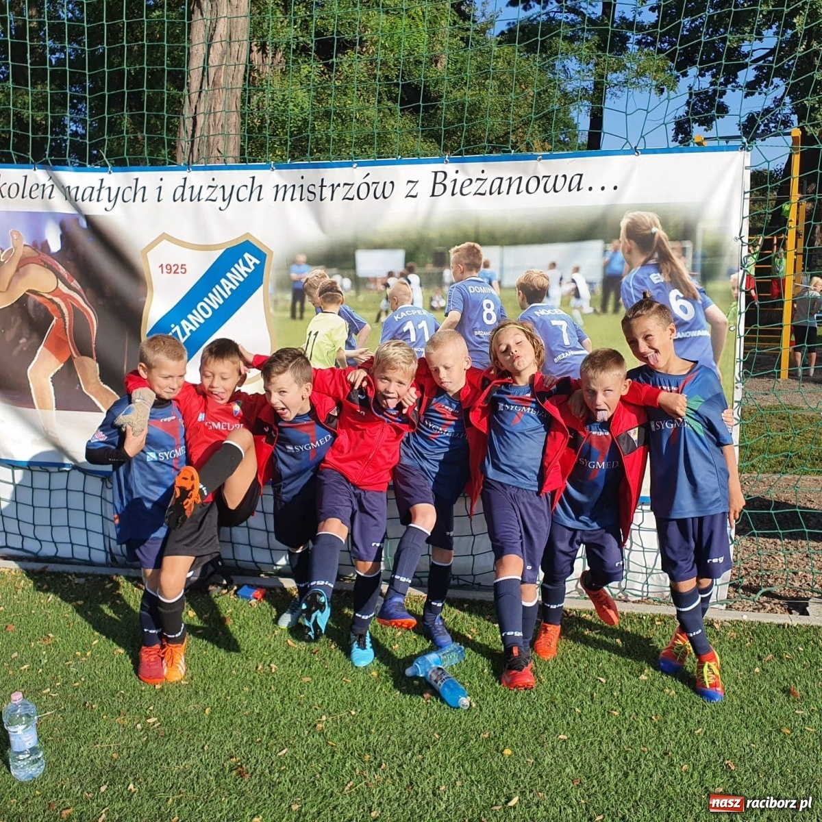 Zdjęcie w galerii na portalu naszraciborz.pl: Ogromny sukces piłkarzy z Górek Śląskich na Turnieju Smoka w Krakowie wiadomości z regionu