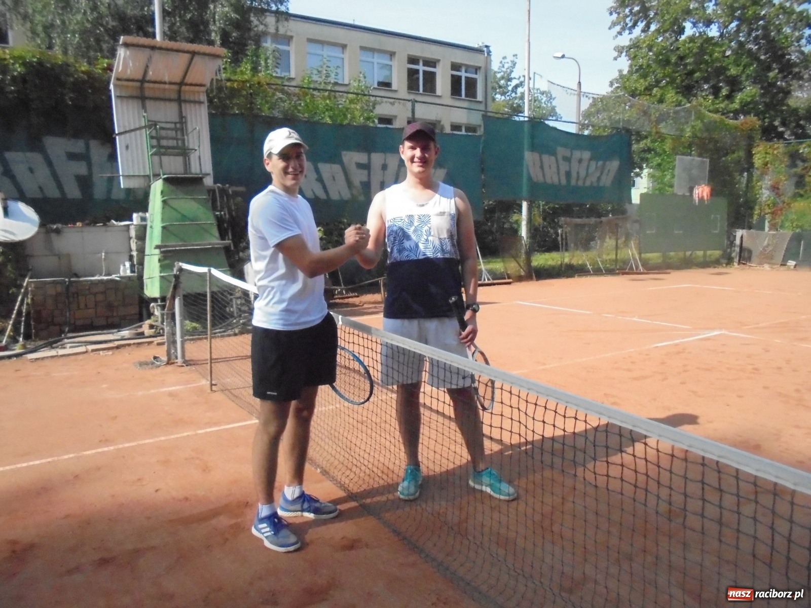 Zdjęcie w galerii na portalu naszraciborz.pl: Tenisowa rywalizacja o puchar NSZZ Solidarność Rafako S.A. wiadomości z regionu