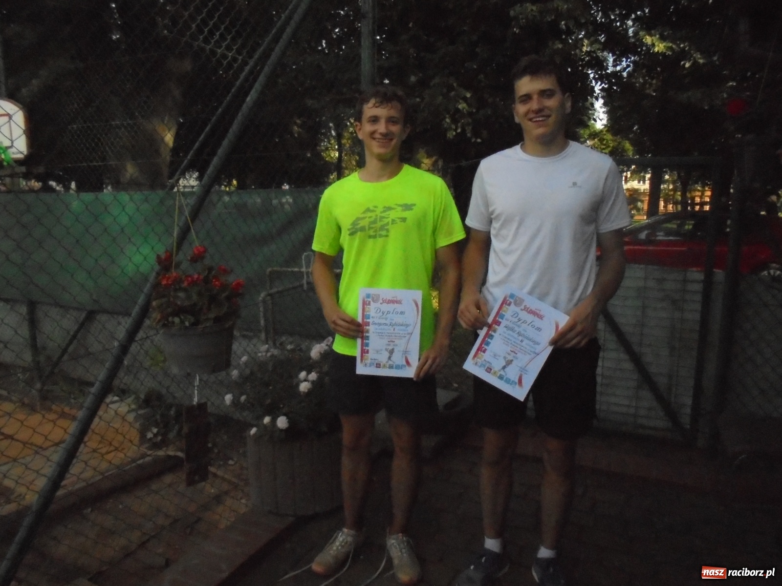 Zdjęcie w galerii na portalu naszraciborz.pl: Tenisowa rywalizacja o puchar NSZZ Solidarność Rafako S.A. wiadomości z regionu