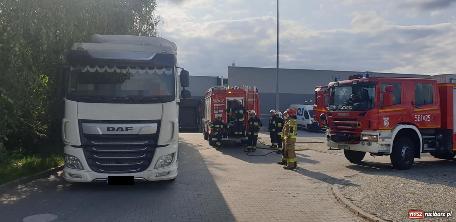 Zdjęcie w galerii na portalu naszraciborz.pl: Raport 998. Rowerzysta wtargnął wprost pod koła ciężarówki wiadomości z regionu