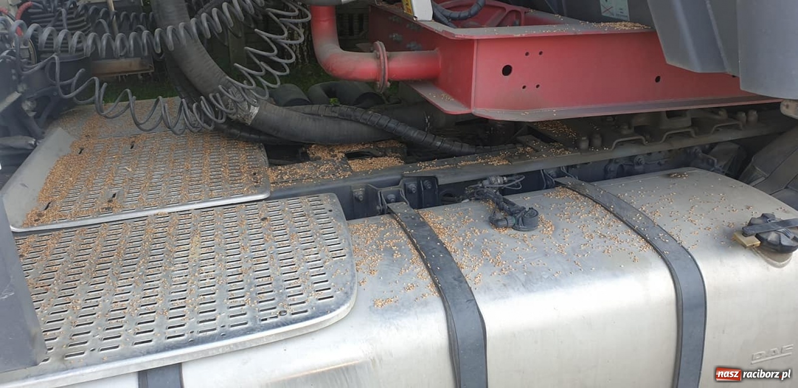 Zdjęcie w galerii na portalu naszraciborz.pl: Raport 998. Rowerzysta wtargnął wprost pod koła ciężarówki wiadomości z regionu