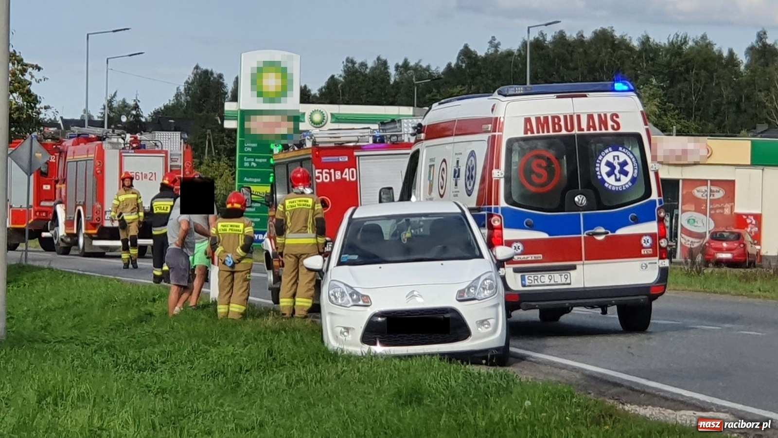 Zdjęcie w galerii na portalu naszraciborz.pl: Zderzenie citroena i renault na Gliwickiej [FOTO] wiadomości z regionu