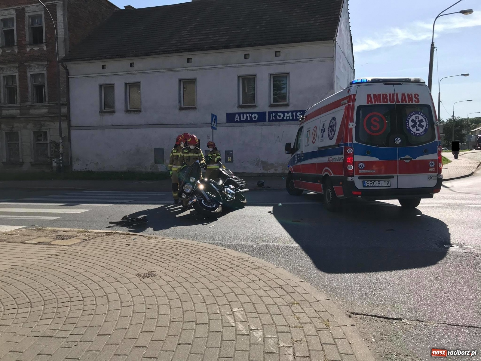 Zdjęcie w galerii na portalu naszraciborz.pl: Zderzenie motocykla z fordem na Głubczyckiej [FOTO] wiadomości z regionu