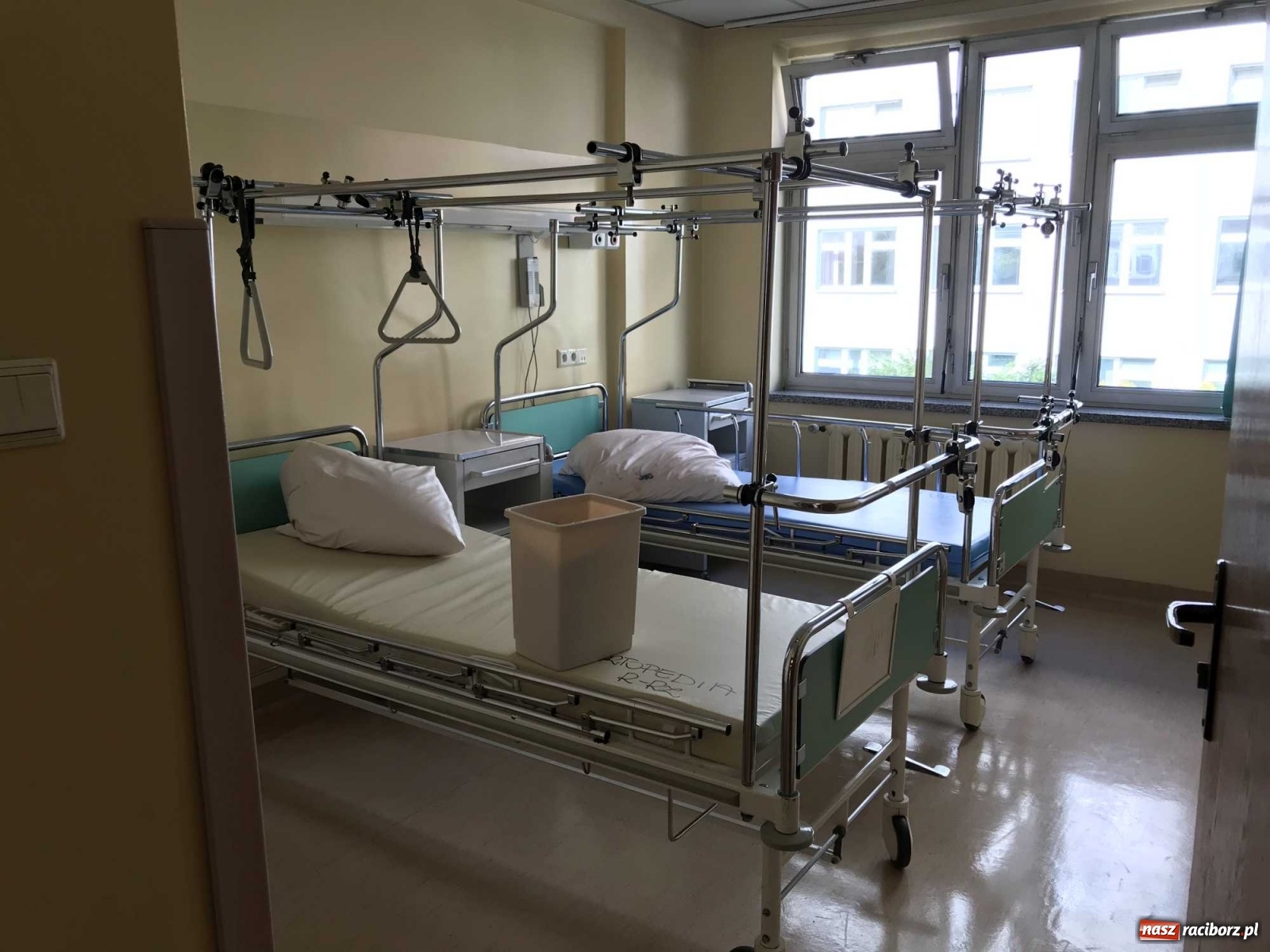 Zdjęcie w galerii na portalu naszraciborz.pl: Szpital w Raciborzu szykuje się na przyjęcia pacjentów niecovidowych. Najważniejsze informacje oraz WIDEO z przygotowanych sal wiadomości z regionu