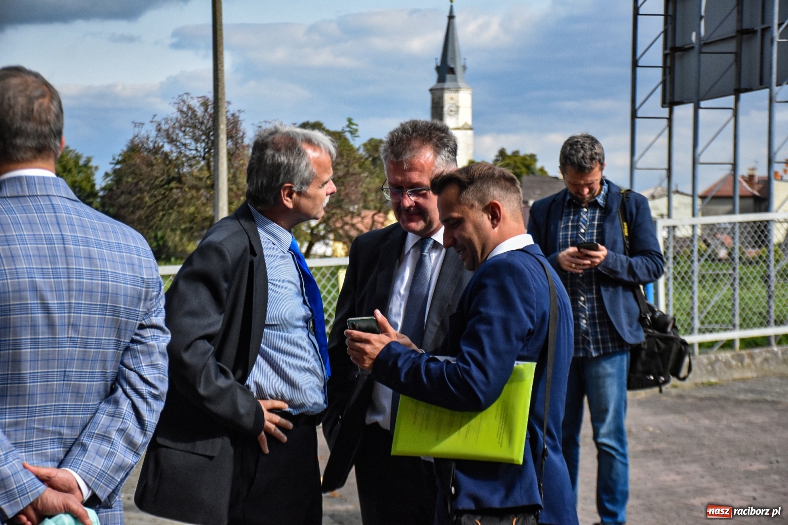 Zdjęcie w galerii na portalu naszraciborz.pl: W Chałupkach rozmawiano o kanale Odra-Dunaj-Łaba  wiadomości z regionu