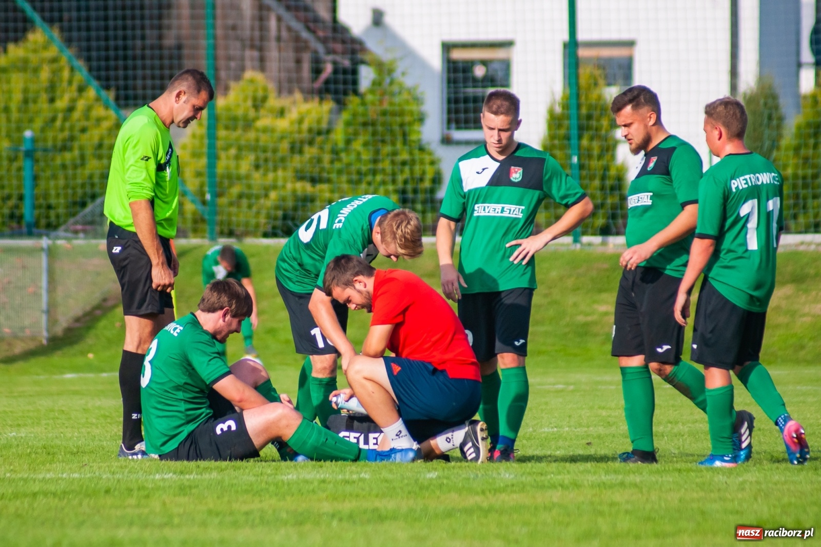 Zdjęcie w galerii na portalu naszraciborz.pl: A klasa. Pierwsza wygrana Startu Pietrowice Wielkie. Chałupki wciąż na dnie [FOTO i WIDEO]  wiadomości z regionu