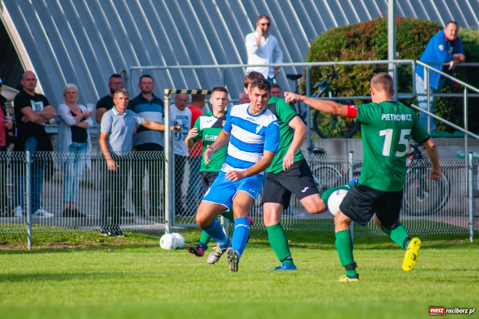 Zdjęcie w galerii na portalu naszraciborz.pl: A klasa. Pierwsza wygrana Startu Pietrowice Wielkie. Chałupki wciąż na dnie [FOTO i WIDEO]  wiadomości z regionu