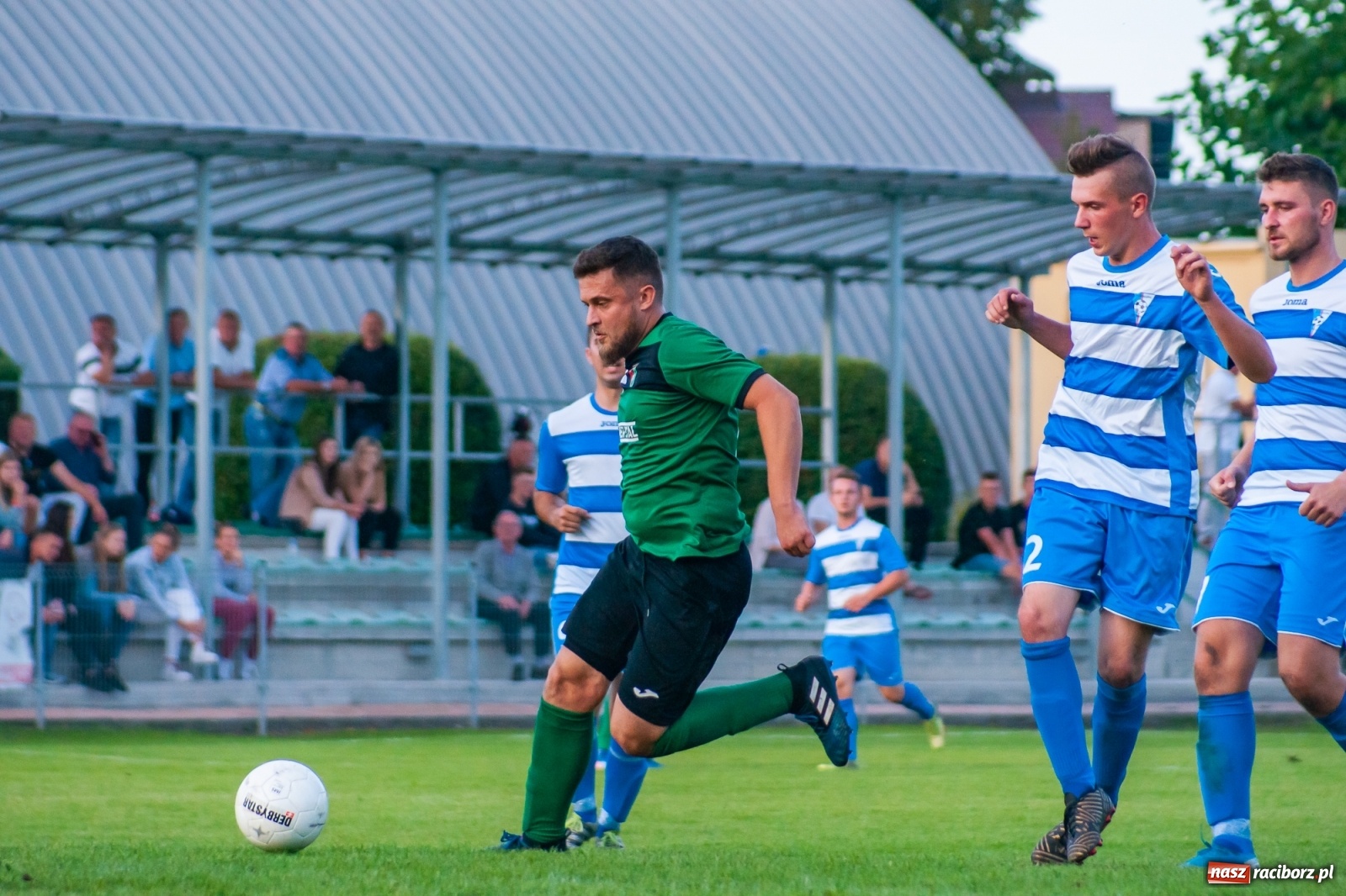 Zdjęcie w galerii na portalu naszraciborz.pl: A klasa. Pierwsza wygrana Startu Pietrowice Wielkie. Chałupki wciąż na dnie [FOTO i WIDEO]  wiadomości z regionu