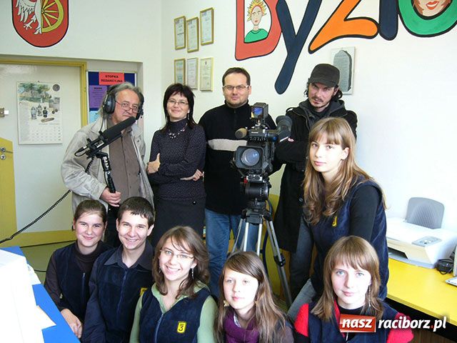 Zdjęcie w galerii na portalu naszraciborz.pl: Telewizja w szkole wiadomości z regionu