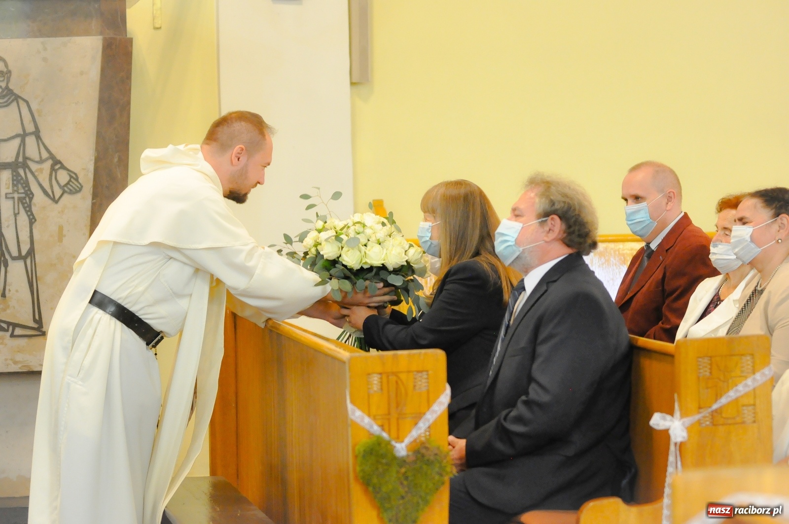 Zdjęcie w galerii na portalu naszraciborz.pl: Dziękuję, że mogłem się od Was uczyć. Prymicje o. Adama Rokosza OP na Płoni [FOTO i WIDEO] wiadomości z regionu