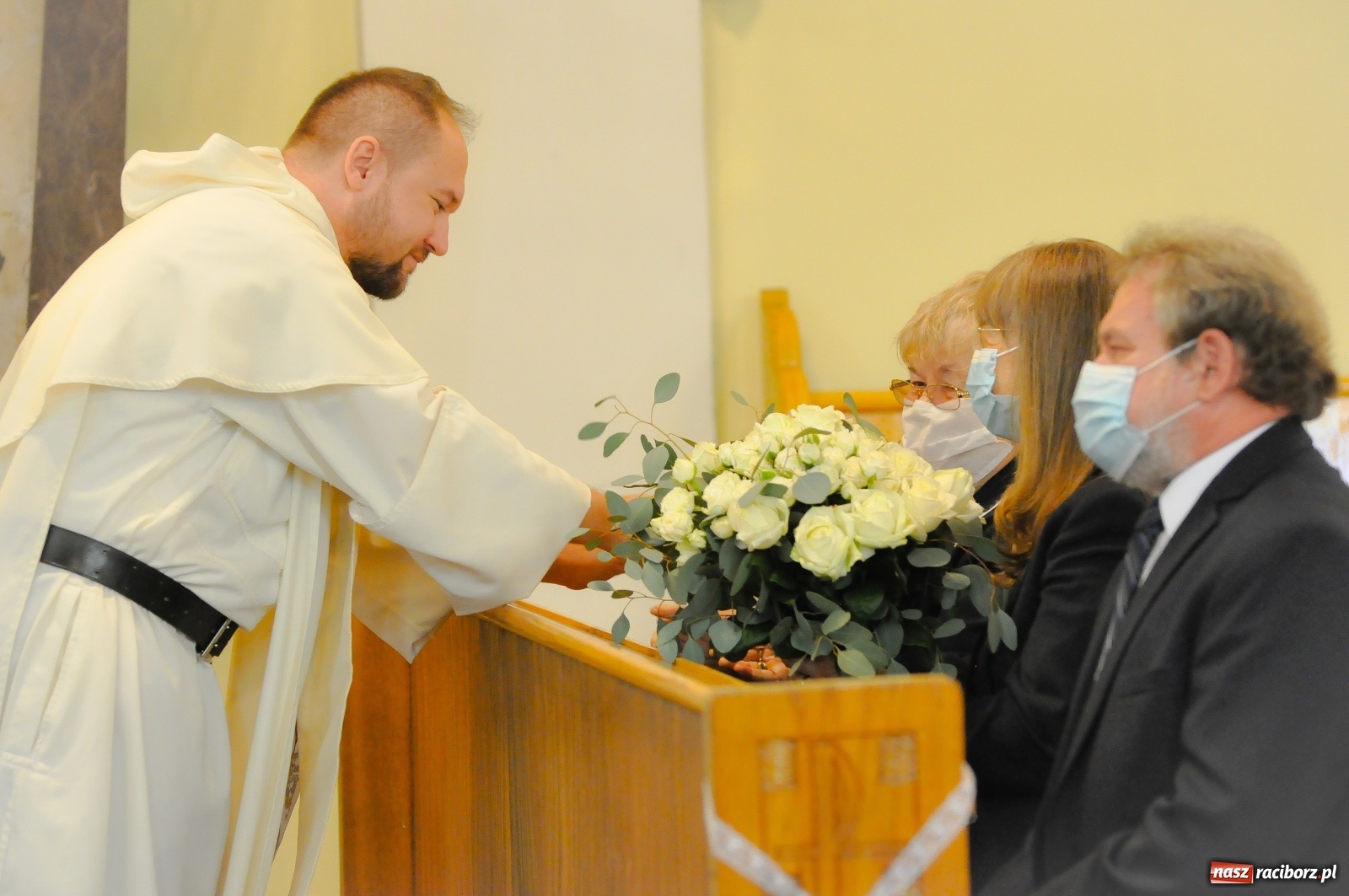 Zdjęcie w galerii na portalu naszraciborz.pl: Dziękuję, że mogłem się od Was uczyć. Prymicje o. Adama Rokosza OP na Płoni [FOTO i WIDEO] wiadomości z regionu