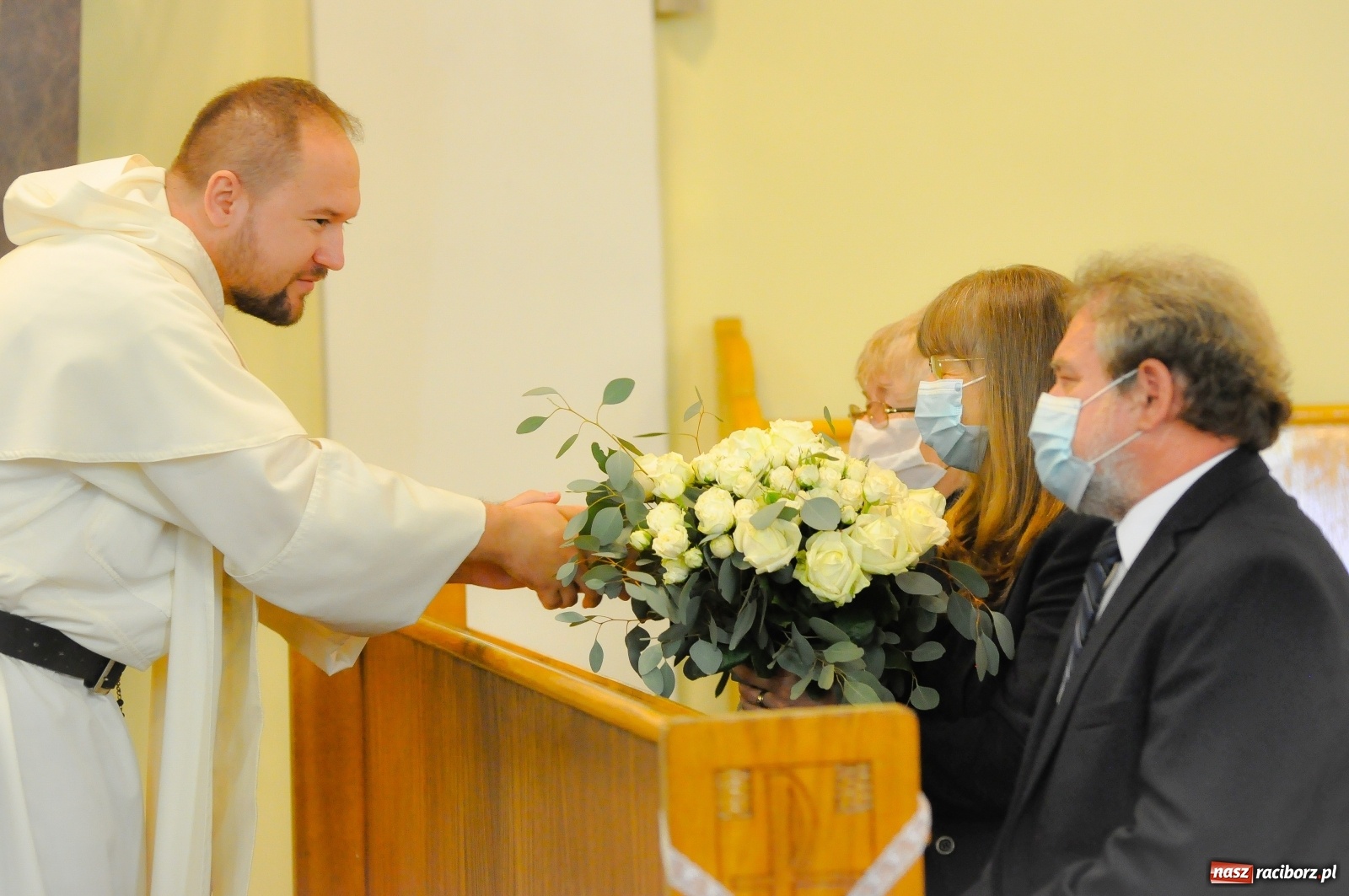 Zdjęcie w galerii na portalu naszraciborz.pl: Dziękuję, że mogłem się od Was uczyć. Prymicje o. Adama Rokosza OP na Płoni [FOTO i WIDEO] wiadomości z regionu