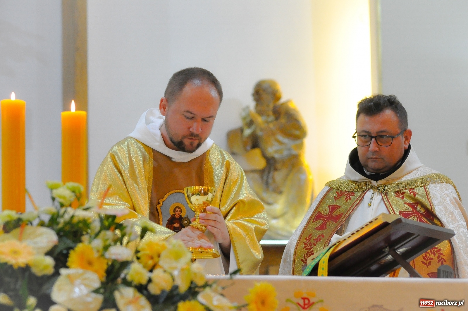 Zdjęcie w galerii na portalu naszraciborz.pl: Dziękuję, że mogłem się od Was uczyć. Prymicje o. Adama Rokosza OP na Płoni [FOTO i WIDEO] wiadomości z regionu