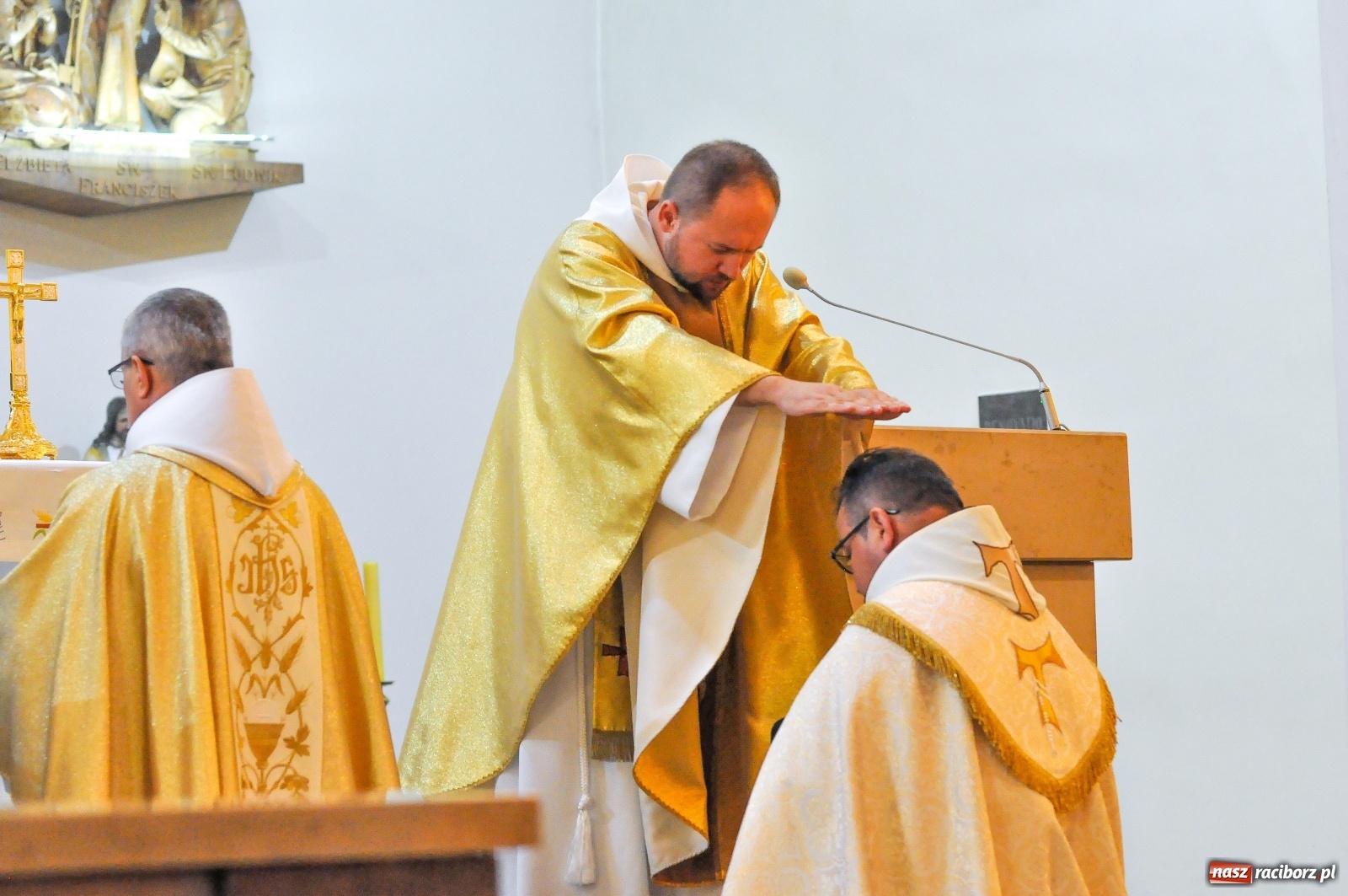 Zdjęcie w galerii na portalu naszraciborz.pl: Dziękuję, że mogłem się od Was uczyć. Prymicje o. Adama Rokosza OP na Płoni [FOTO i WIDEO] wiadomości z regionu