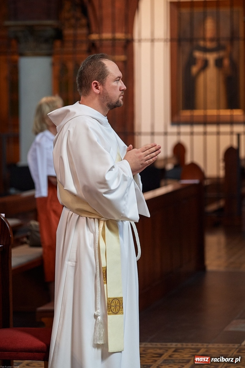 Zdjęcie w galerii na portalu naszraciborz.pl: Dziękuję, że mogłem się od Was uczyć. Prymicje o. Adama Rokosza OP na Płoni [FOTO i WIDEO] wiadomości z regionu