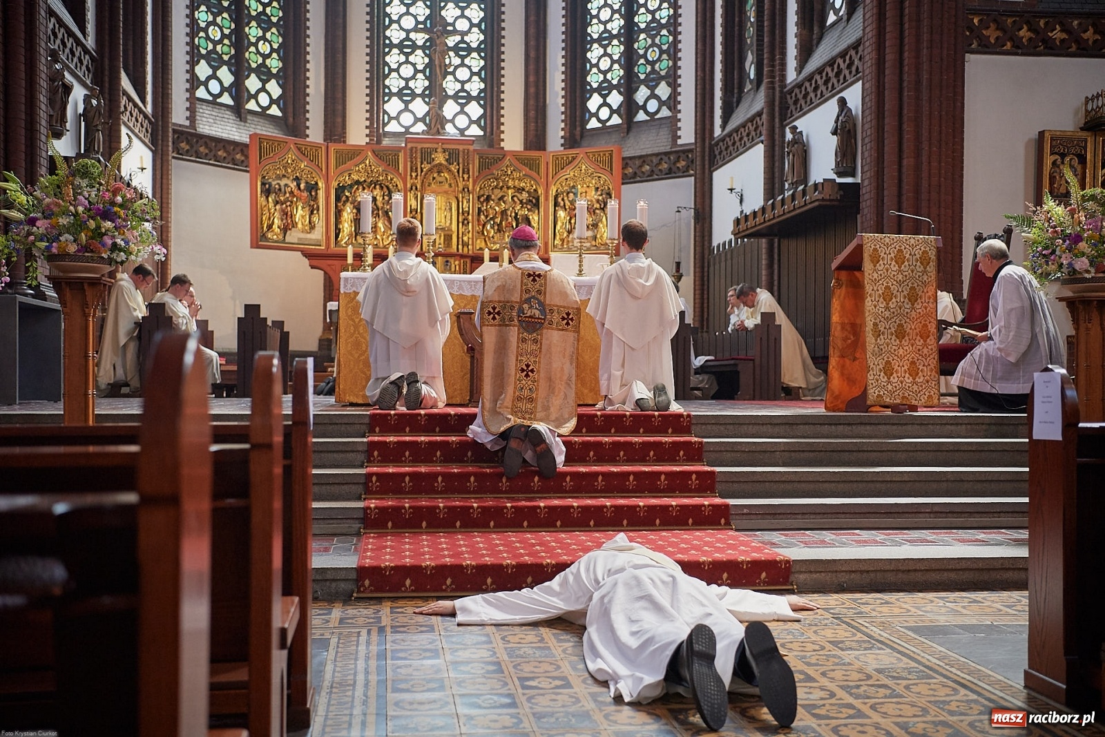 Zdjęcie w galerii na portalu naszraciborz.pl: Dziękuję, że mogłem się od Was uczyć. Prymicje o. Adama Rokosza OP na Płoni [FOTO i WIDEO] wiadomości z regionu
