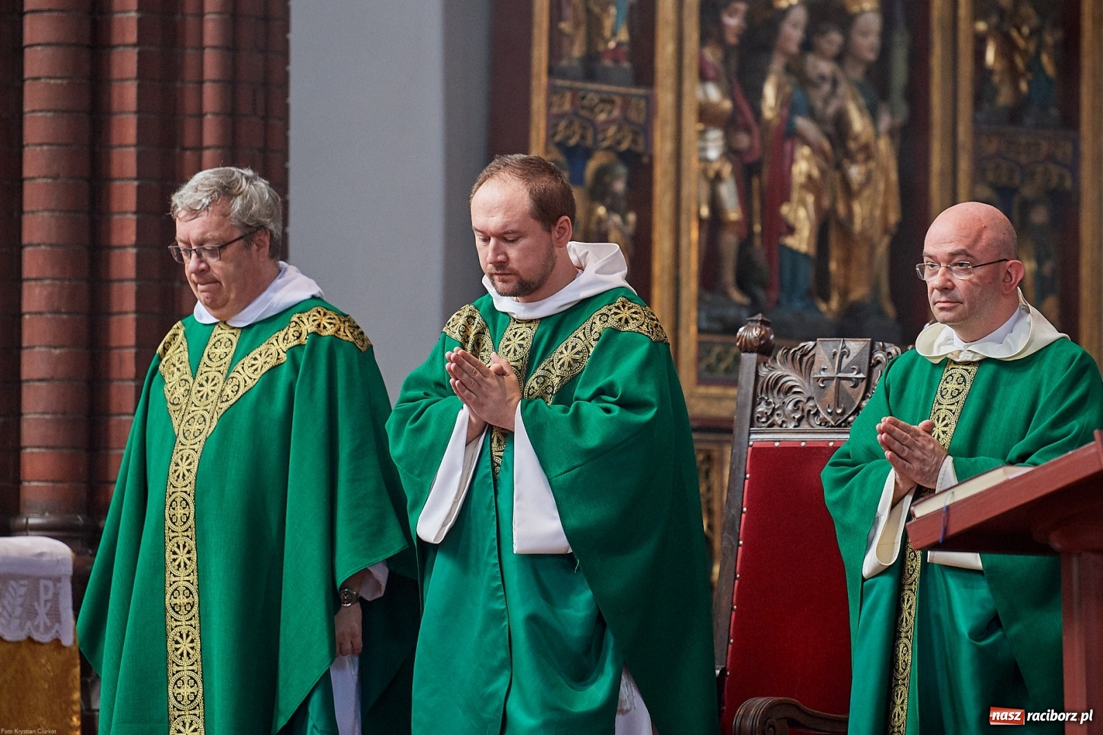 Zdjęcie w galerii na portalu naszraciborz.pl: Dziękuję, że mogłem się od Was uczyć. Prymicje o. Adama Rokosza OP na Płoni [FOTO i WIDEO] wiadomości z regionu